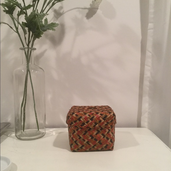 Lidded Basket for Jewelry or Makeup Storage - Picture 5 of 8